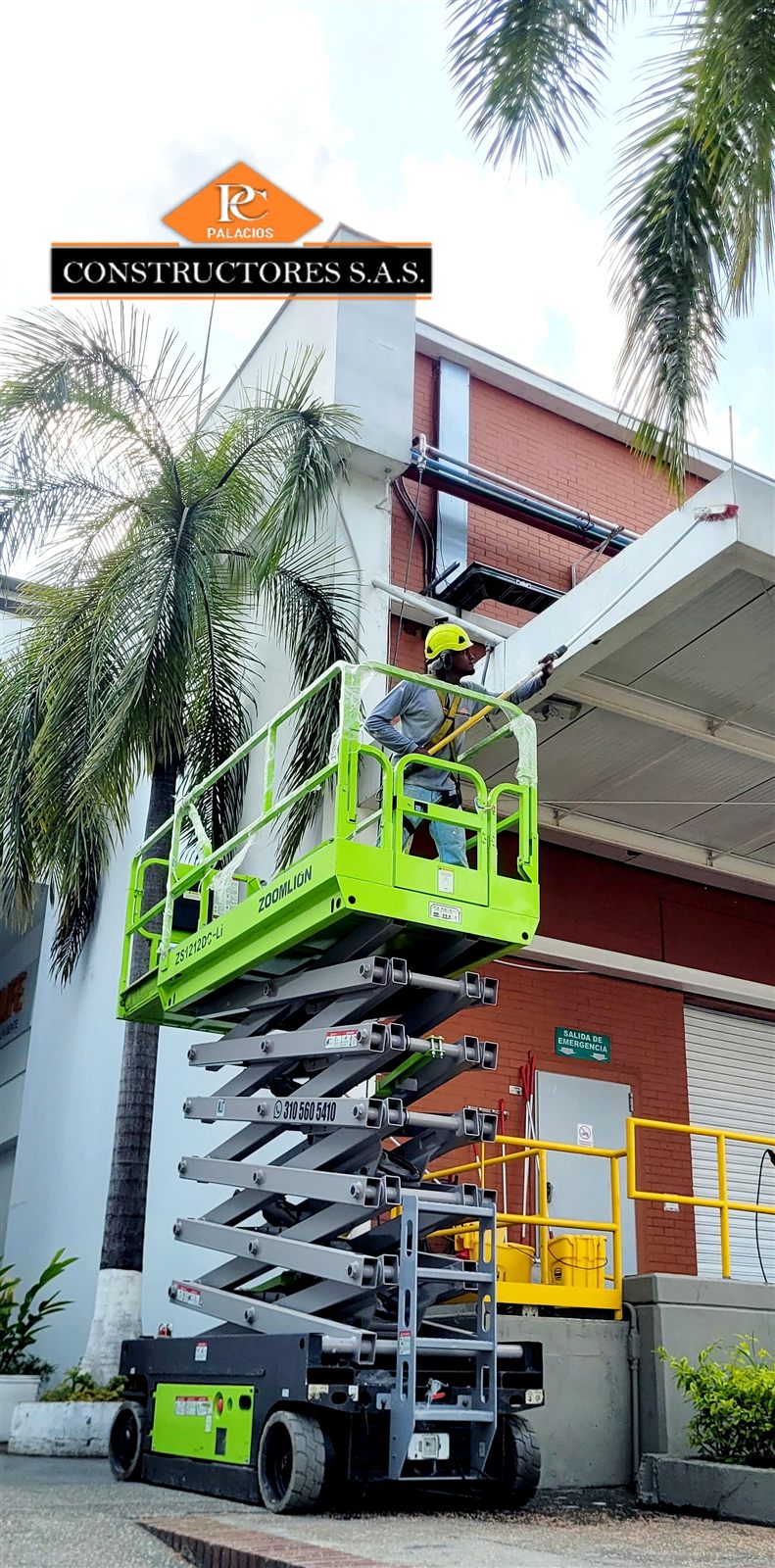 Plataforma elevadora para limpieza de fachada